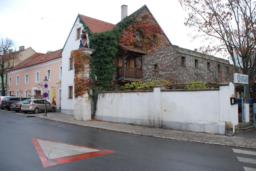 Gasthof Ludl Groß-Enzersdorf エクステリア 写真